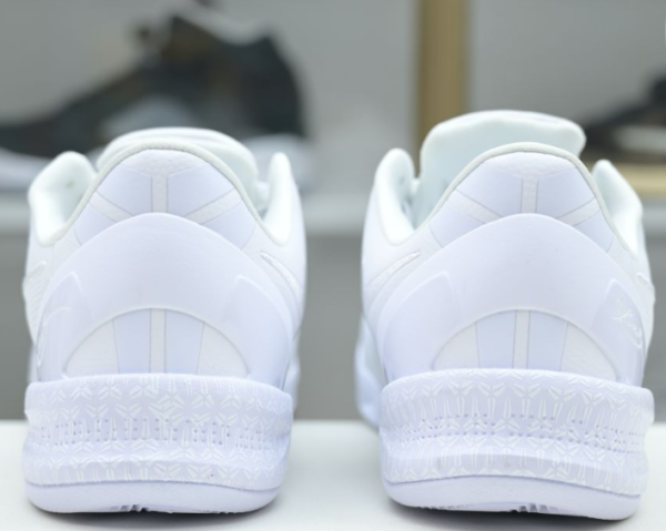 Kobe 8 Protro 'Halo' - Image 4