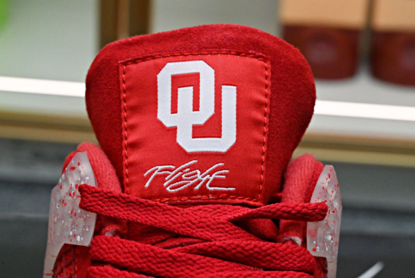 Air Jordan 4 Retro 'Oklahoma Sooners' PE - Image 3