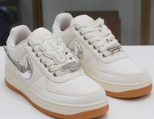 Travis Scott x Air Force 1 'Sail' - Image 2