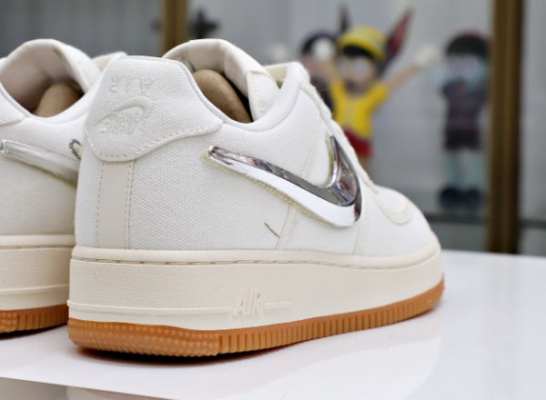 Travis Scott x Air Force 1 'Sail' - Image 3
