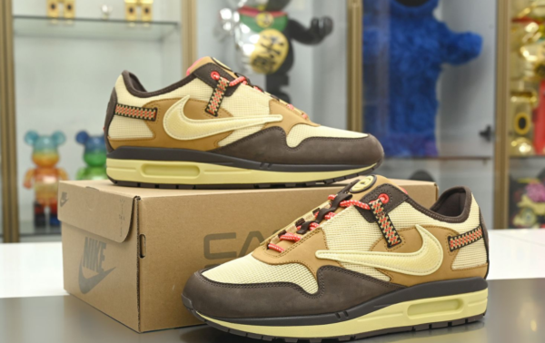 Travis Scott x Air Max 1 'Baroque Brown' - Image 3