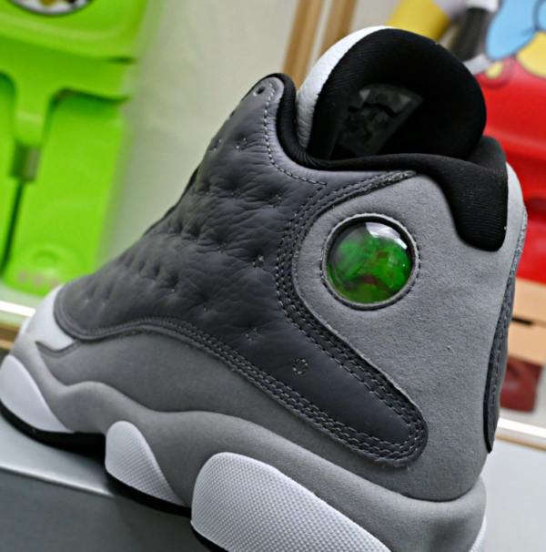 Air Jordan 13 Retro 'Atmosphere Grey' - Image 3