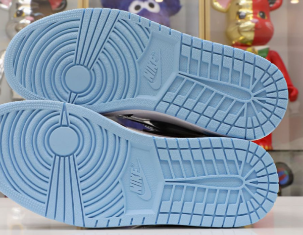 Wmns Air Jordan 1 Retro High OG 'Blue Chill' - Image 5