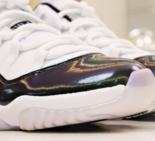 Air Jordan 11 Retro Low 'Emerald' - Image 3