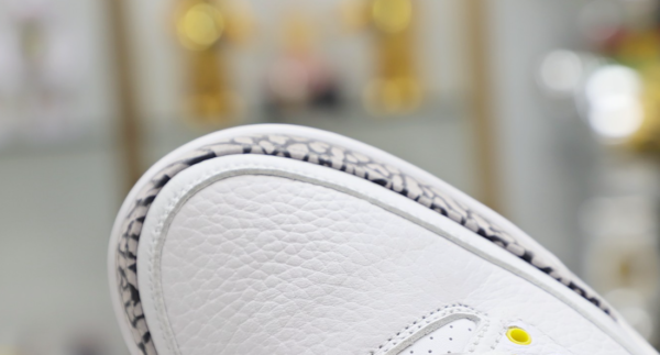 Wmns Air Jordan 3 Retro 'Laser Orange' - Image 3