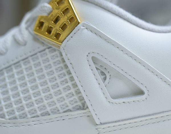 Wmns Air Jordan 4 Retro 'Metallic Gold' - Image 3