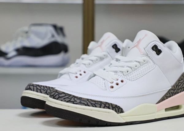 Wmns Air Jordan 3 Retro 'Neapolitan' - Image 2