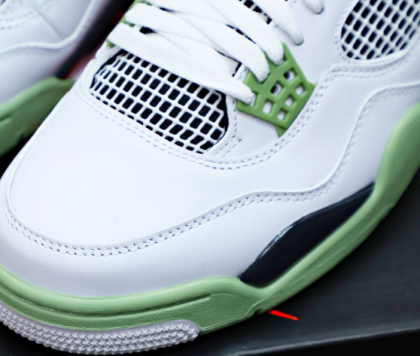 Wmns Air Jordan 4 Retro 'Seafoam' - Image 4