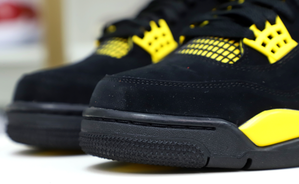Air Jordan 4 Retro 'Thunder' 2023 - Image 3
