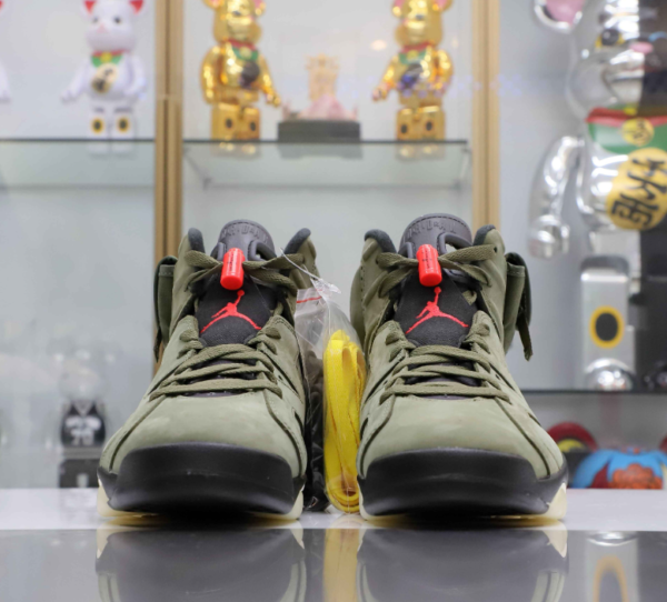 Travis Scott x Air Jordan 6 Retro 'Olive' - Image 3