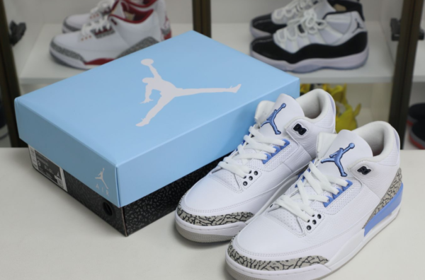 Air Jordan 3 Retro 'UNC' - Image 2